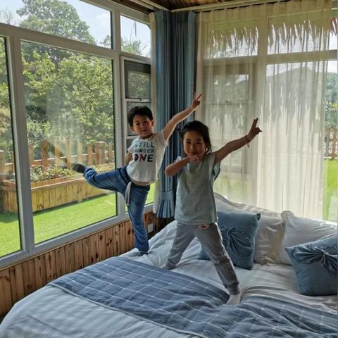 (烟雨笼罩下的村庄)在烟雨笼罩的古诗中，无数楼台沐浴在薄雾之中