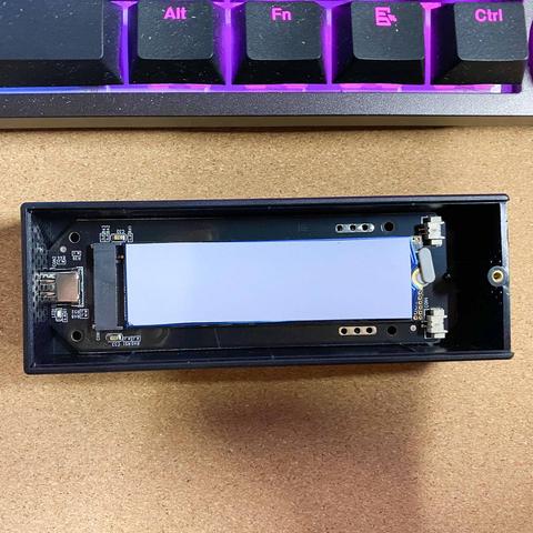 如何正确插接电脑主板上的电源开关线？插线步骤详解及常见错误分析