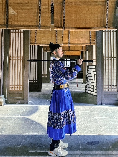 (大侠服装)大侠的折扣世界：畅享购物乐趣，尽在我是大侠折扣平台！