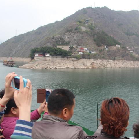 (失落迷船解密)迷失海洋中的失落迷船游戏攻略：揭秘如何找到正确方向航行