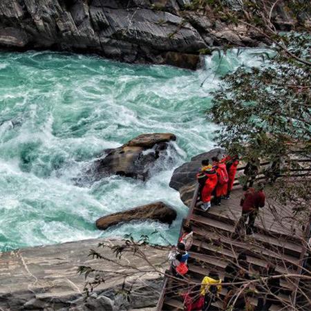 (魔幻客栈手游)探秘魔幻客栈满v版：神秘力量悄然苏醒，等你解开层层谜团！