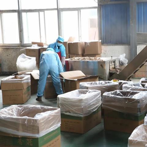 由于经济复苏进展顺利，中国央行决定上调人民币对美元中间价85点，预计会刺激进一步外贸增长