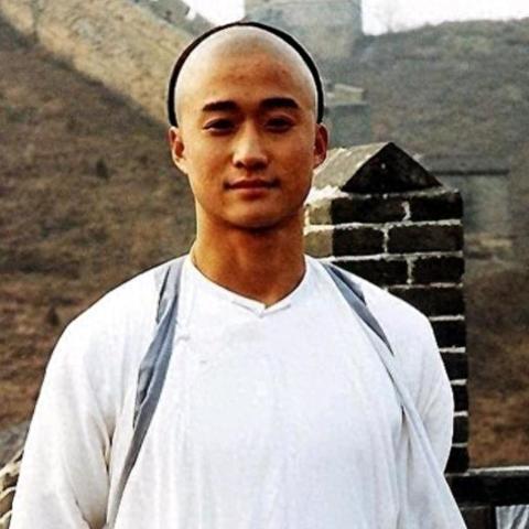 (奔跑球球游戏)疯狂奔跑吧球球大作战：冒险世界中的无尽挑战与乐趣