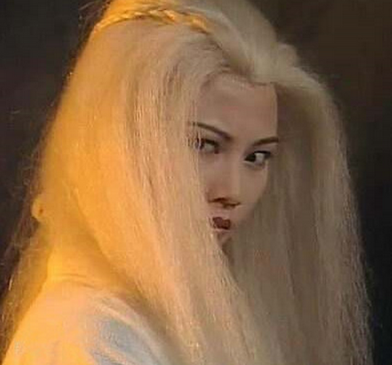 (白发魔女传80版电影演员)怀旧旋律重温经典：1980年版白发魔女传片头曲的魅力与影响探讨