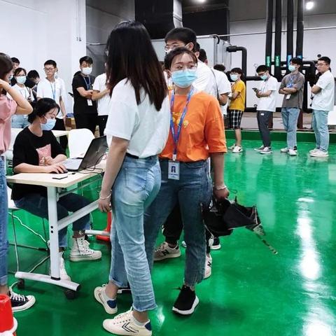探讨热门网络短语'无敌小拳拳，让你变乖乖'的来源和社会影响力