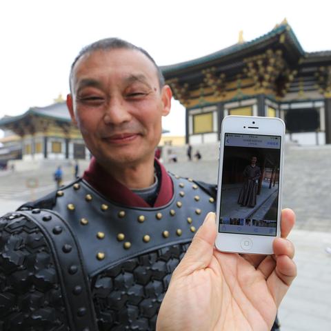 (苹果电影讲述了一个什么故事)苹果怎么电影？探索全球电影中苹果的角色和象征意义